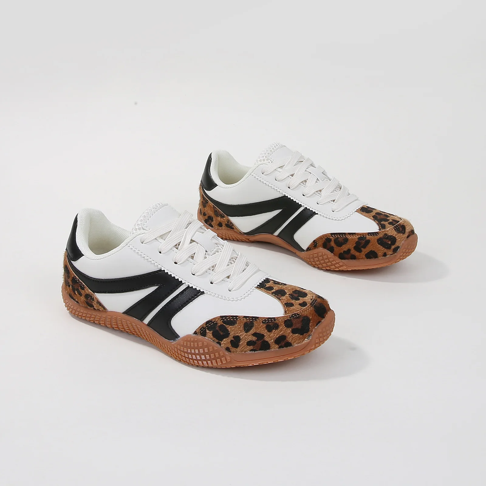 Larson Retro Lace-up Sneakers - Image 3