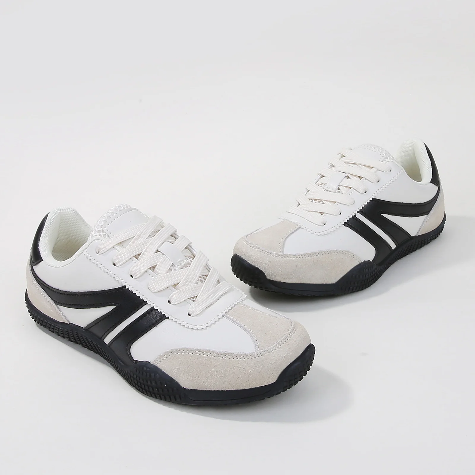 Larson Retro Lace-up Sneakers - Image 7