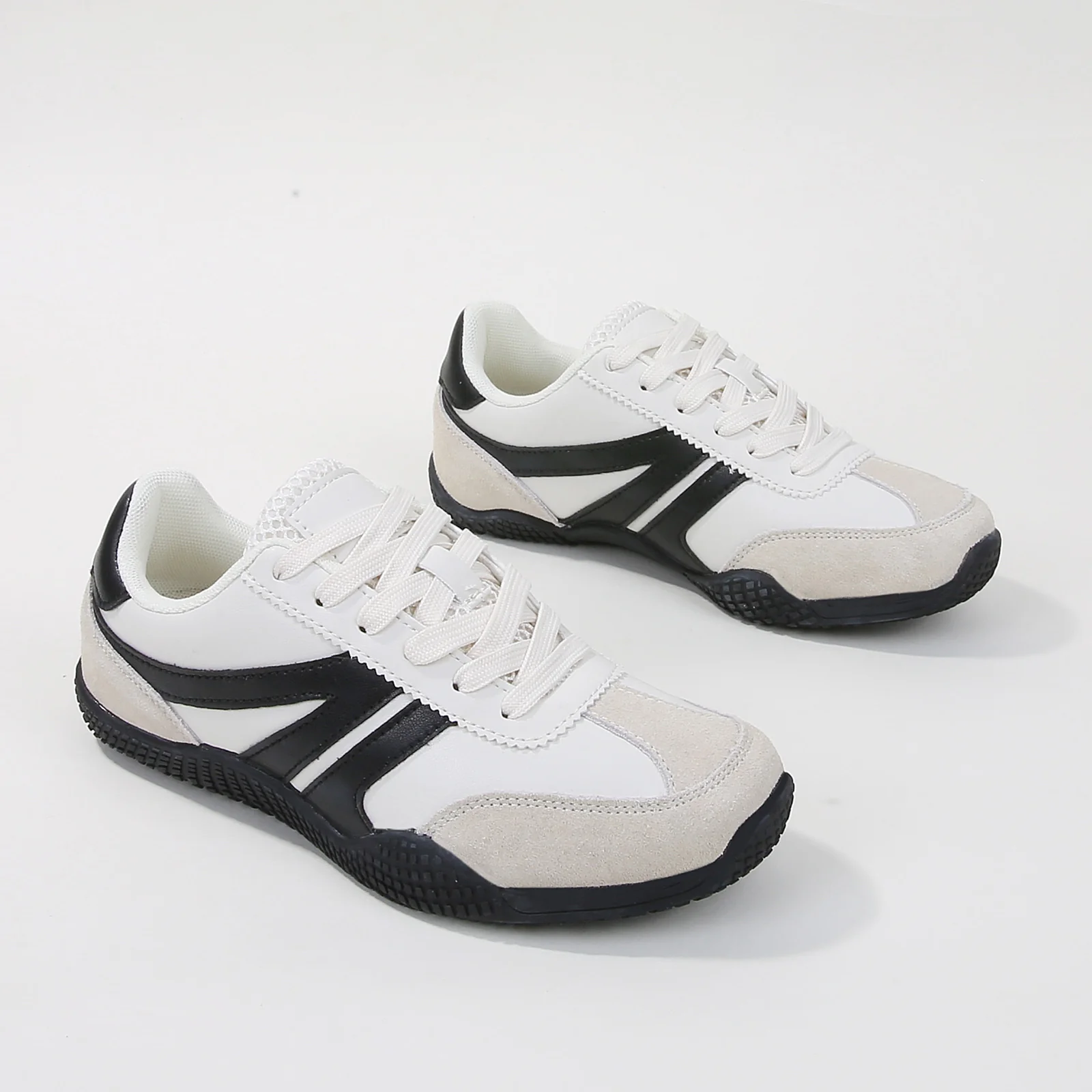 Larson Retro Lace-up Sneakers - Image 8