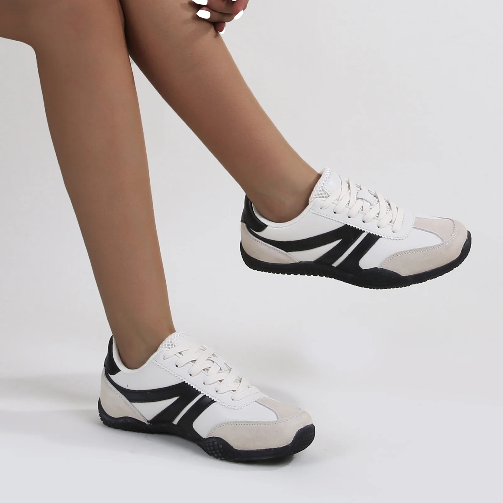 Larson Retro Lace-up Sneakers - Image 9